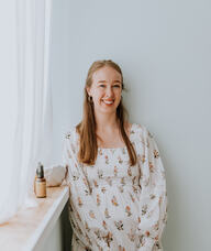 Book an Appointment with Chloe Stephenson for Acupuncture & Chinese Medicine